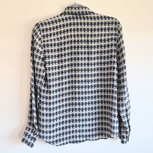 100% Silk J. Crew Navy and White Hidden Owl Pattern Button Down Shirt Size 2